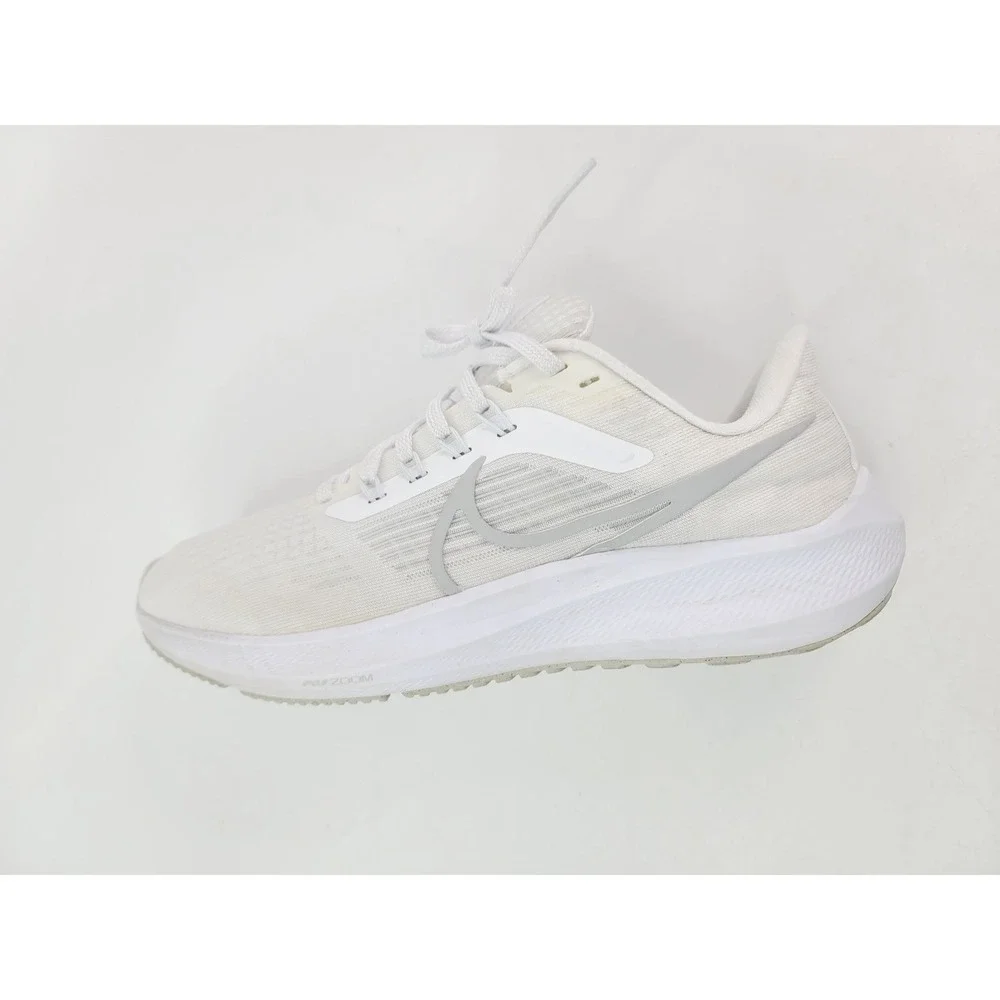 Nike, comfortable Athletic Running Shoes Men, Size‎ 8, white